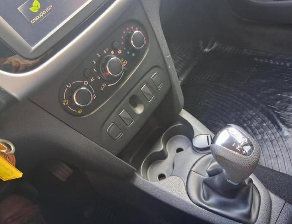Renault / Sandero Expression 1.6 Automático Flex 4 Portas Modelo 2015 imagem 16