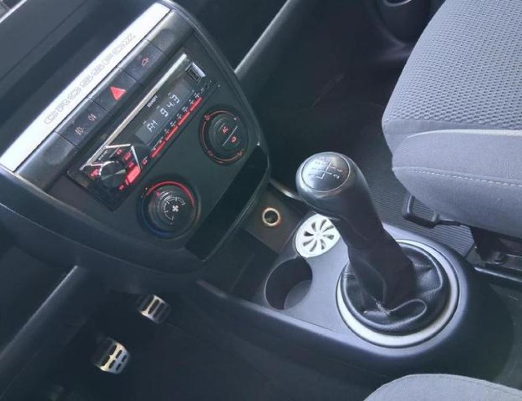 Volkswagen / Crossfox 1.6 Flex 4 Portas Modelo 2008 imagem 16