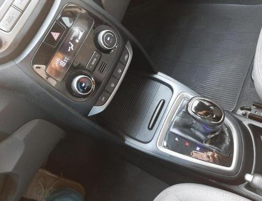 Hyundai / Hb20 Premium 1.6 Automático Flex 4 Portas Modelo 2016 imagem 19