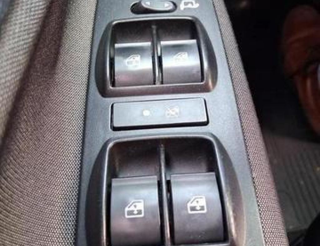 Fiat / Uno Way 1.4 Automático Flex 4 Portas Modelo 2015 imagem 17