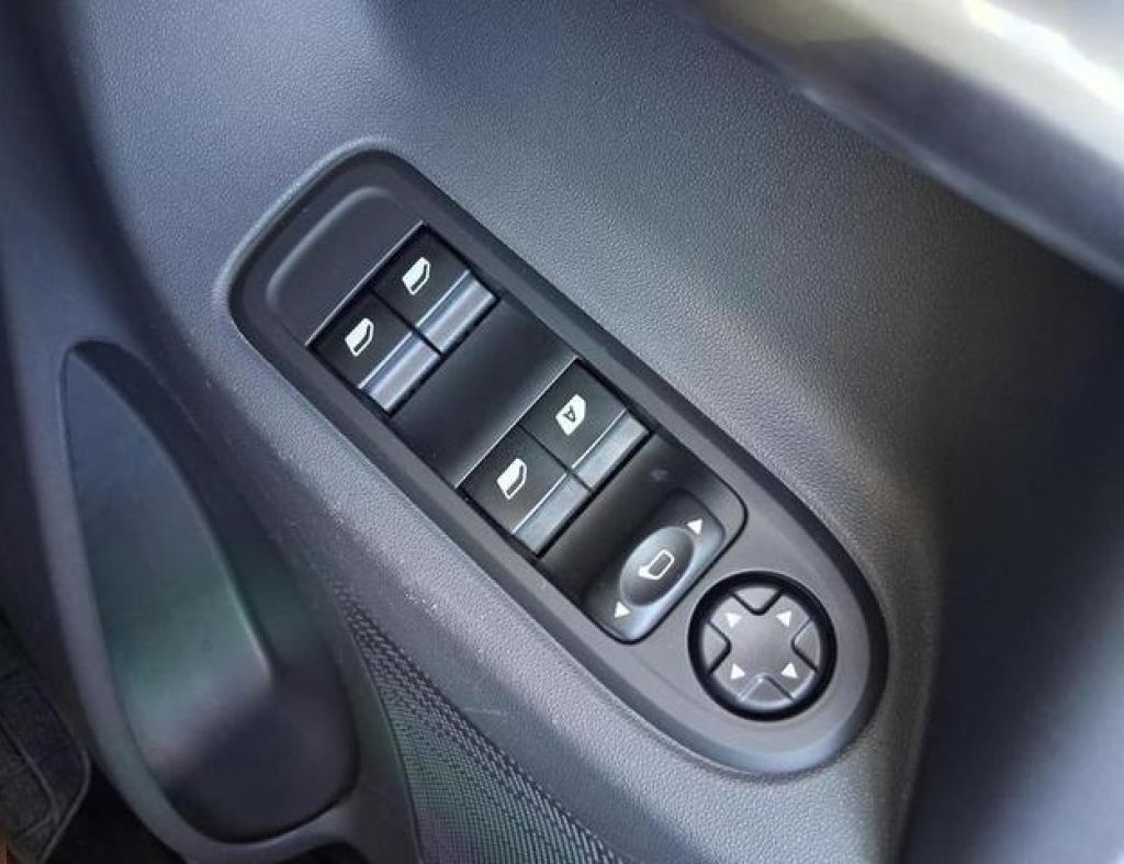 Citroen / C3 Exclusive 1.6 Automático Flex 4 Portas Modelo 2015 imagem 16