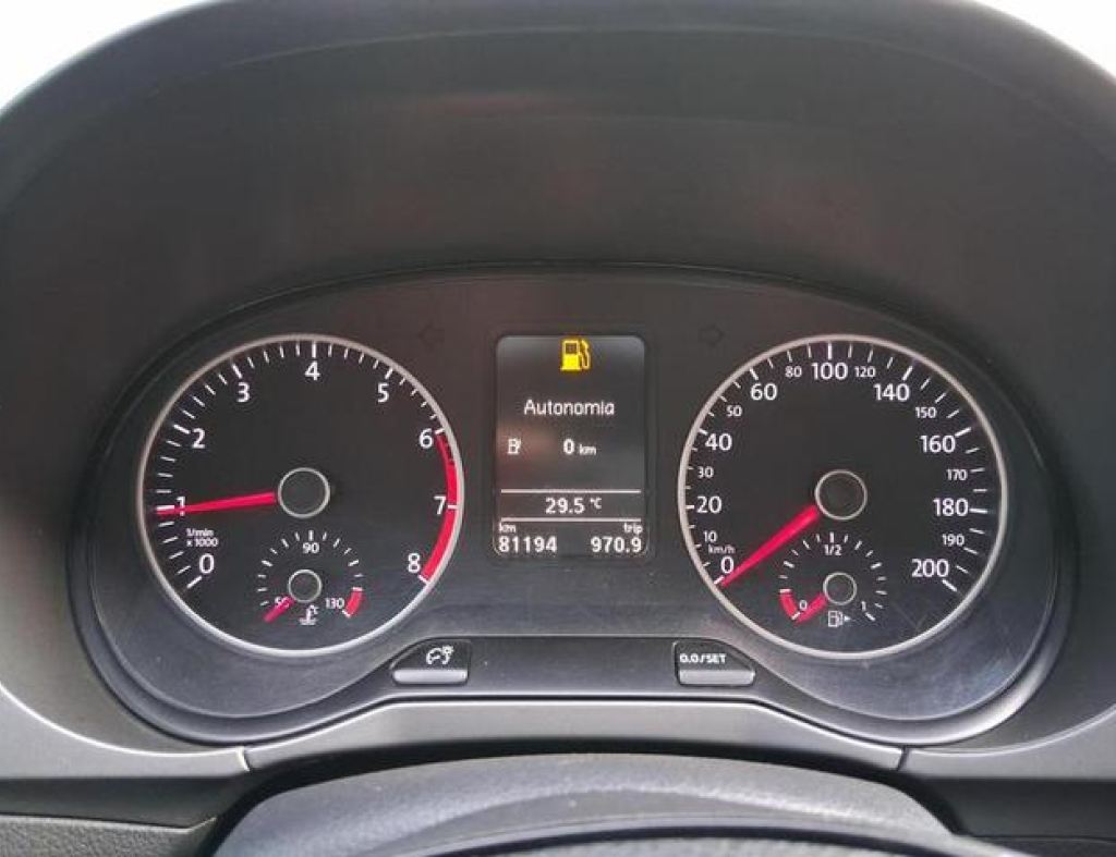 Volkswagen / Fox Trendline 1.0 Flex 4 Portas Modelo 2017 imagem 14