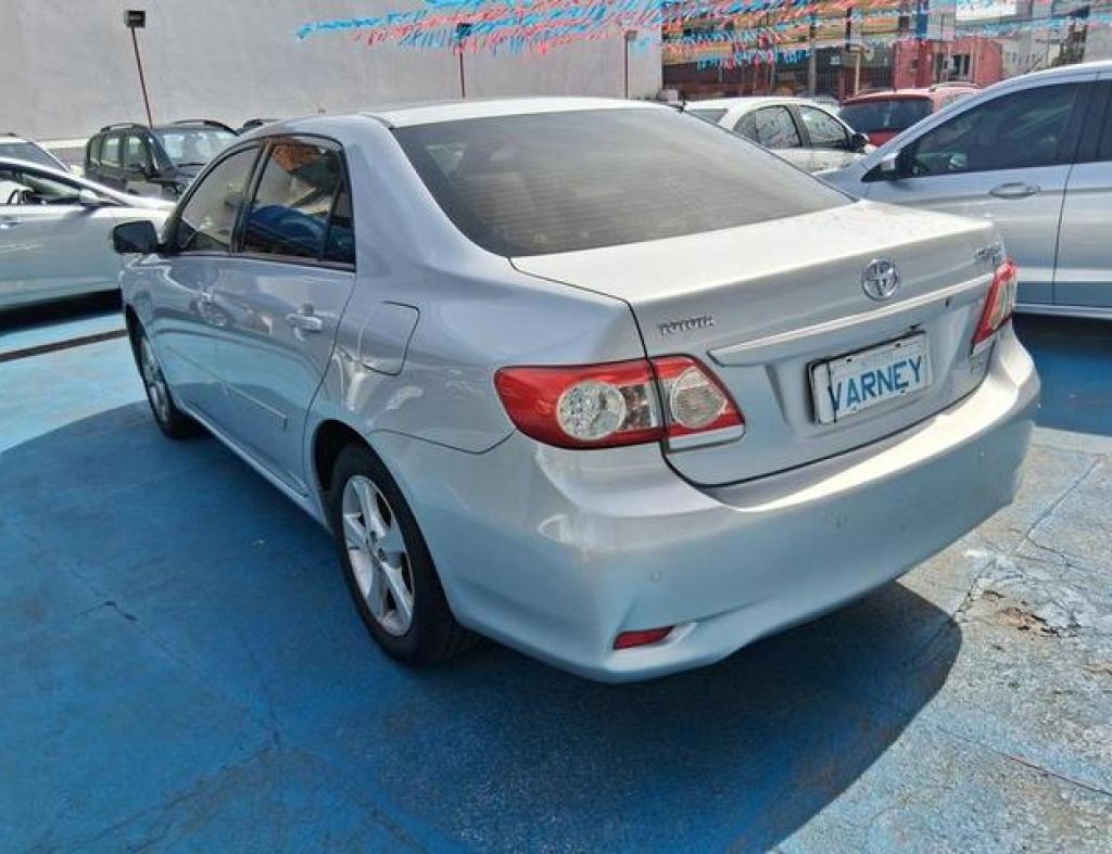Toyota / Corolla Xei 2.0 Automático Flex 4 Portas Modelo 2013 imagem 4