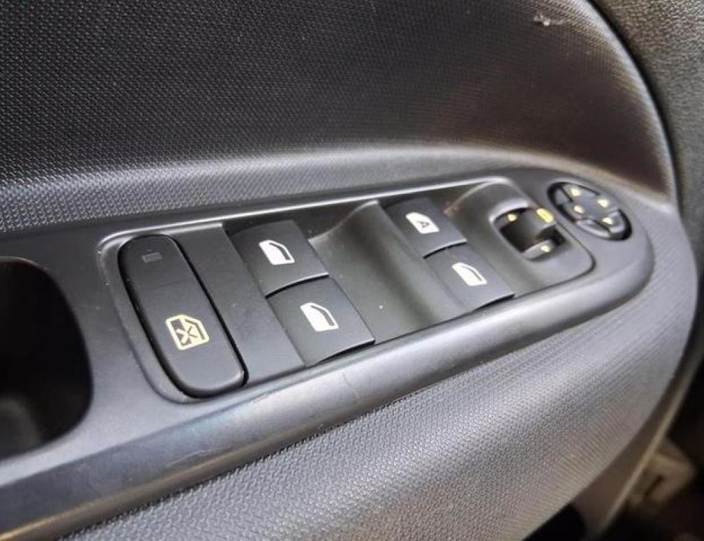 Citroen / Aircross Live 1.6 Flex 4 Portas Modelo 2016 imagem 17
