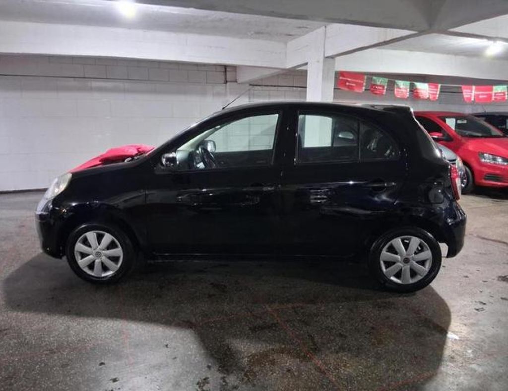 Nissan / March S 1.0 Flex 4 Portas Modelo 2013 imagem 6