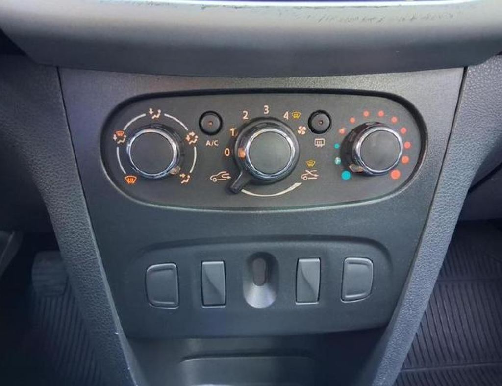 Renault / Sandero Expression 1.6 Flex 4 Portas Modelo 2016 imagem 16