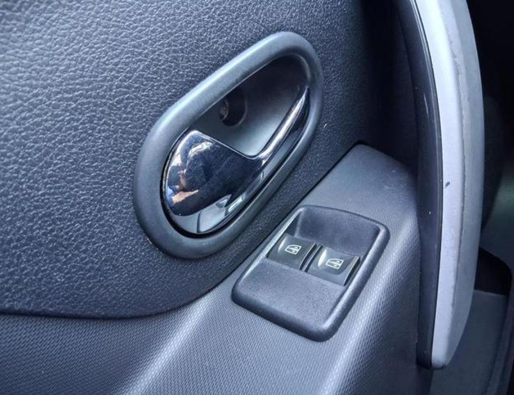 Renault / Sandero Expression 1.6 Flex 4 Portas Modelo 2016 imagem 19