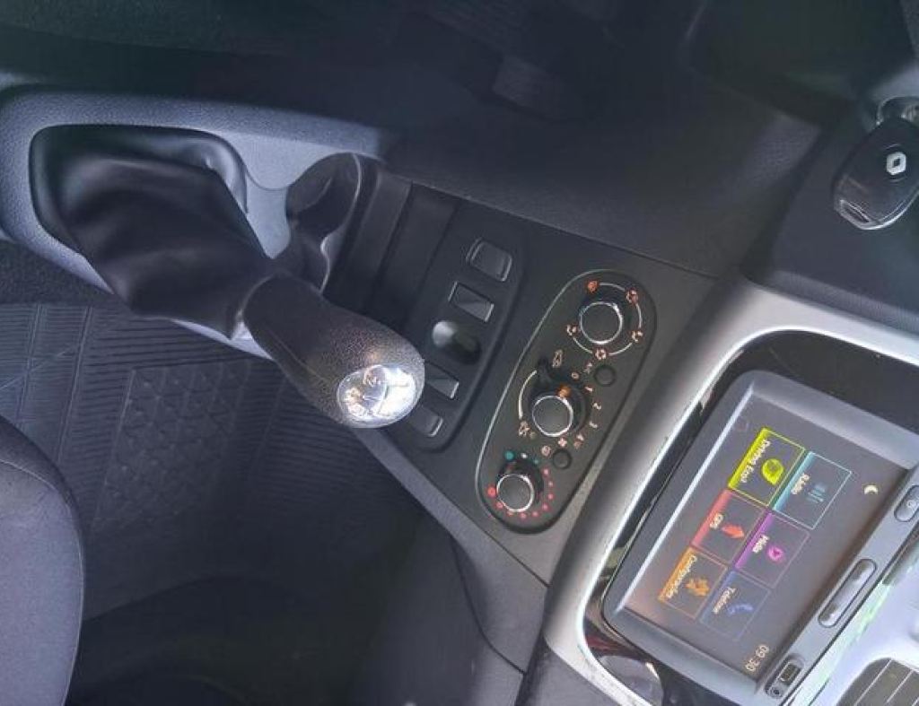 Renault / Sandero Expression 1.6 Flex 4 Portas Modelo 2016 imagem 20