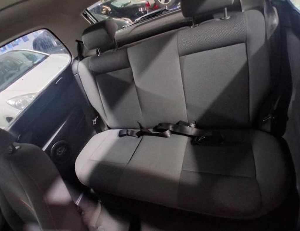 Volkswagen / Fox 1.0 Flex 2 Portas Modelo 2009 imagem 9