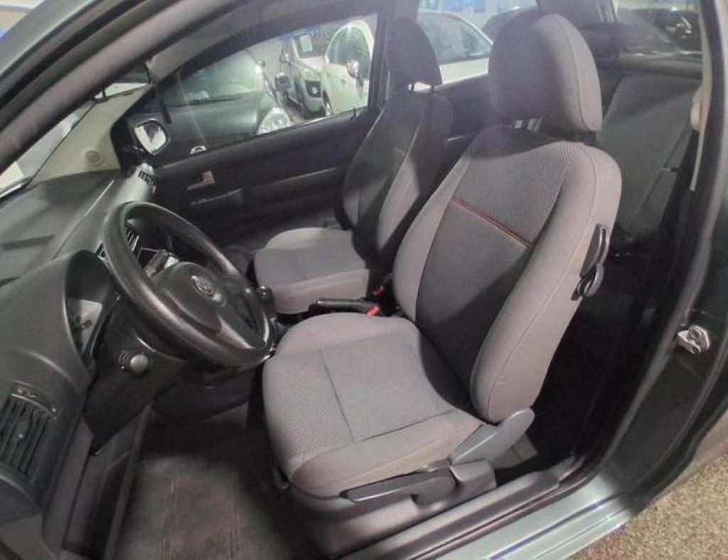 Volkswagen / Fox 1.0 Flex 2 Portas Modelo 2009 imagem 10