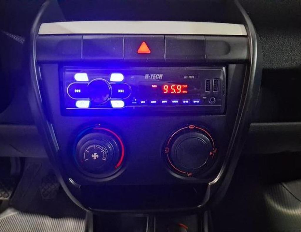 Volkswagen / Fox 1.0 Flex 2 Portas Modelo 2009 imagem 14