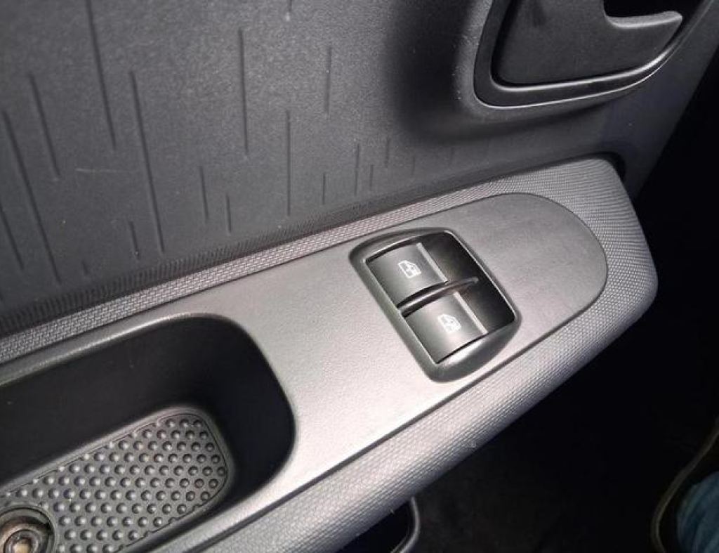 Fiat / Mobi Like 1.0 4 Portas ,Cinza Metalico,Modelo 2025 imagem 17