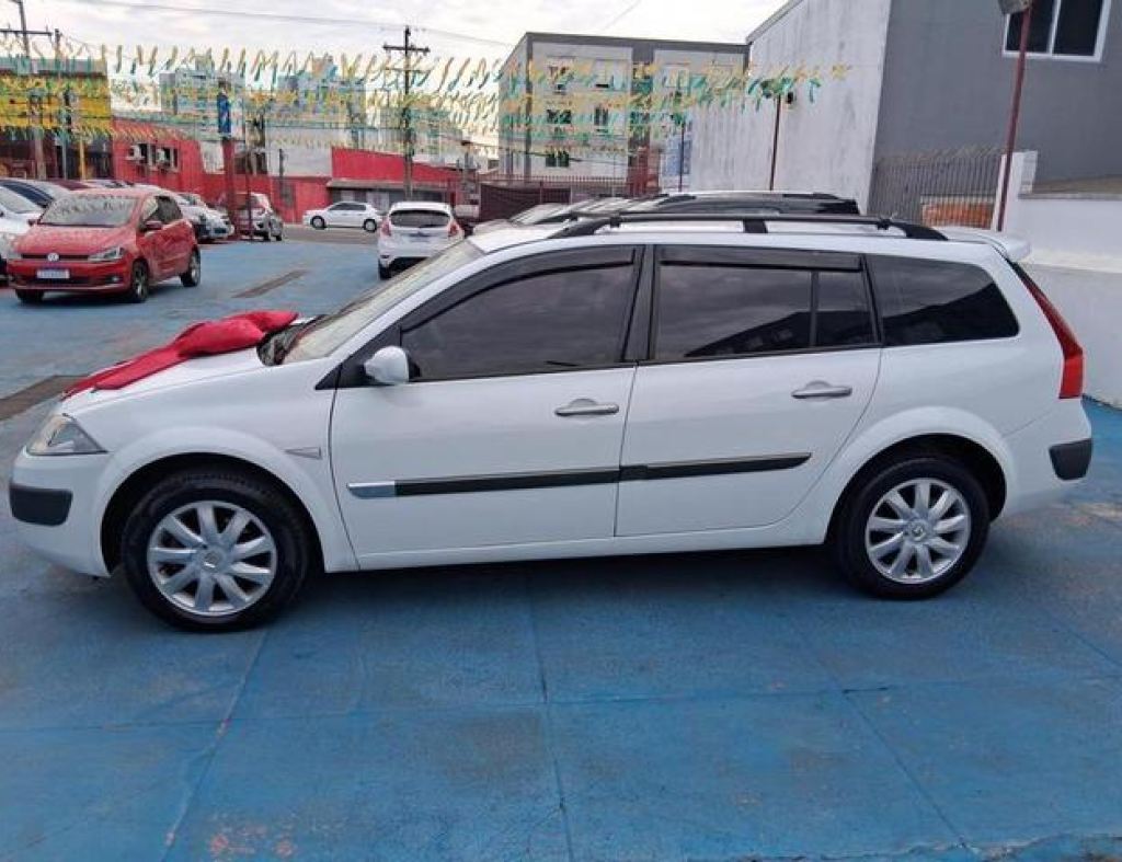 Renault / Megane Grand Tour Dynamique 1.6 16V Flex 4 Portas Modelo 2013 imagem 4