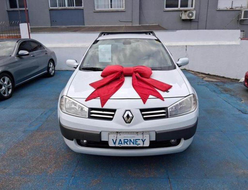 Renault / Megane Grand Tour Dynamique 1.6 16V Flex 4 Portas Modelo 2013 imagem 5