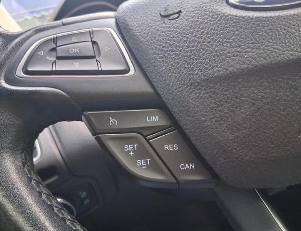 Ford / Focus Titanium 2.0 Automático Flex Modelo 2017 imagem 16