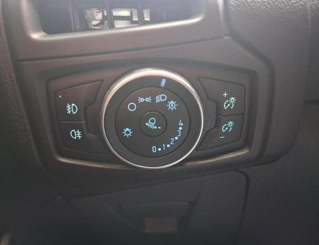 Ford / Focus Titanium 2.0 Automático Flex Modelo 2017 imagem 18