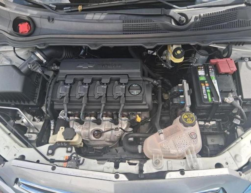 Chevrolet / Onix Hatch Lt 1.0 Flex 4 Portas Modelo 2015 imagem 9