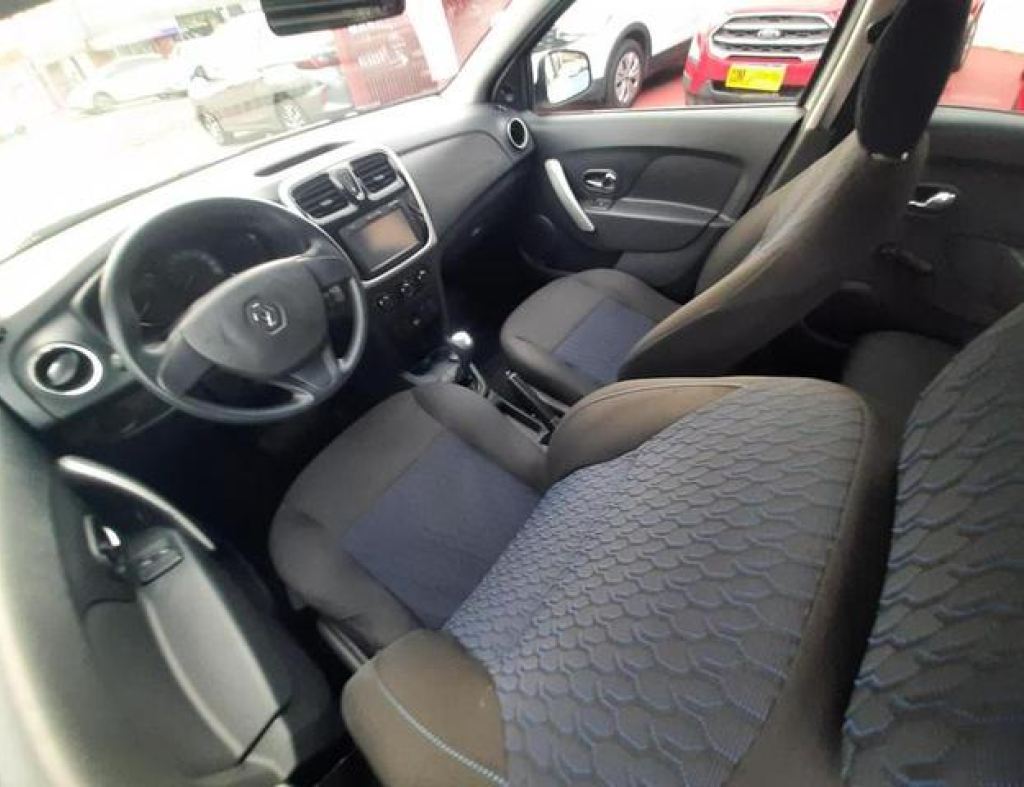 Renault / Sandero Espression 1.6 Automático Flex 4 Portas Modelo 2016 imagem 14