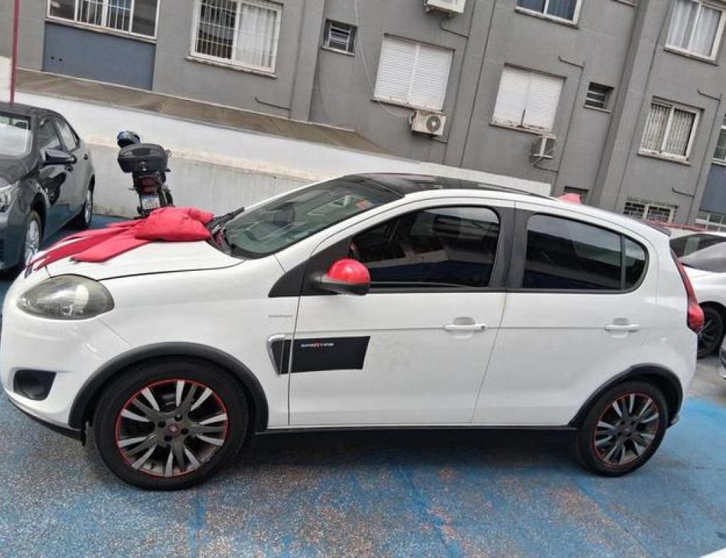 Fiat / Pálio Sporting 1.6 Automático Flex 4 Portas Modelo 2014 imagem 5
