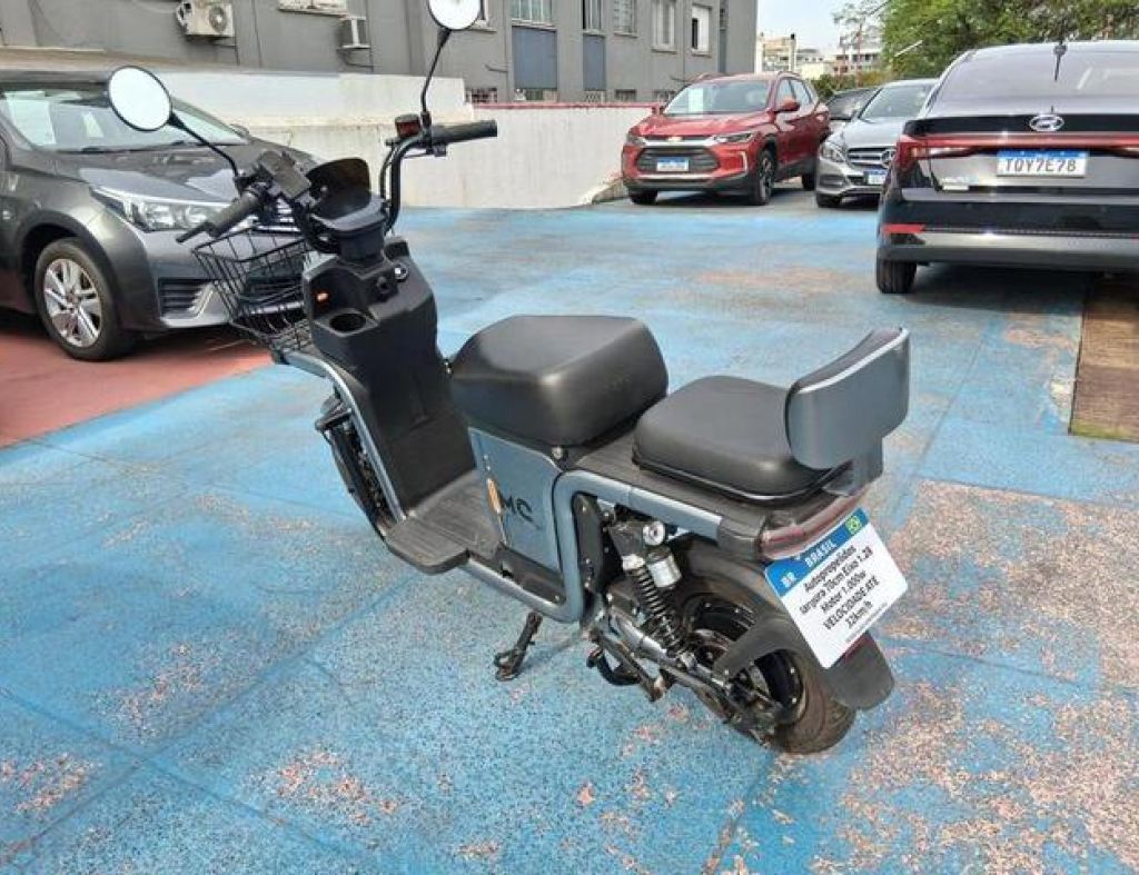 Moto Chefe Scooter Elétrica Ret 1000W 2 Lugares Modelo 2025 imagem 3 Moto Chefe Scooter Elétrica Ret 1000W 2 Lugares Modelo 2025 imagem 3